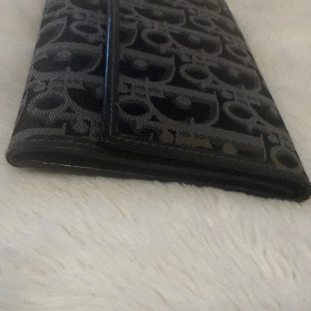 Christian Dior Monogram Wallet - Picture 3 of 11